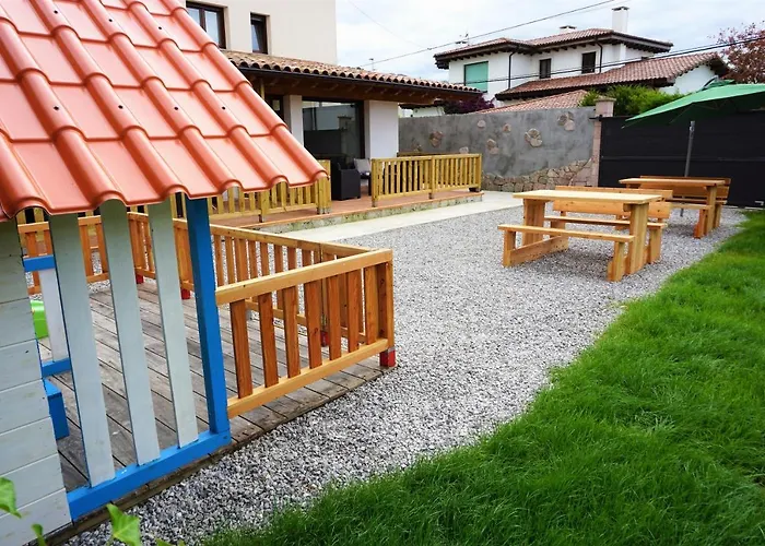 Apartamentos La Playina